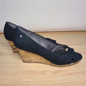 Life Stride Soft System Black Wedge Heels in 8.5W
